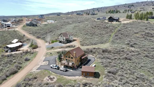 Rustic Mountain Lake Escape - Chalets