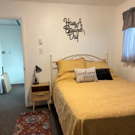 #2 Miller Suites -Cozy Comfort - 2Bdrm 1.5 Bath.  for Work or Play. Отели в г. Винта Каунти