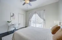 Cozy 2 Bedroom Downtown Milwaukee Apartment