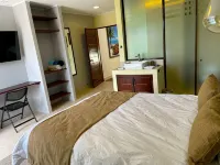 Luxury Villa 8 Bedrooms Private Compound with Pool