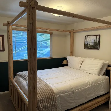 The Most Affordable Winter Adventure Stay in McCall! Отели в г. Мак-Кол
