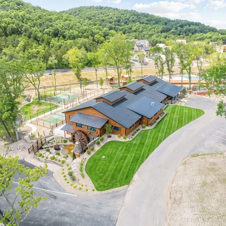 Ledgerock Cabin – Elegant 3BR Retreat in Tall Timbers Resort