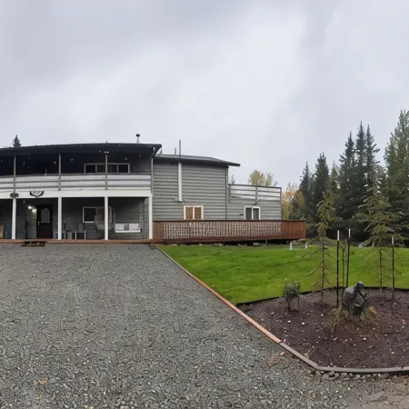 The Moose Pad, Rustic Luxury, Spacious & Serene, 4Bed, Sleeps 12, Spa + Hot Tub