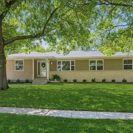 Spacious Ranch Home-5 BR, including 2 King Suites!