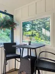 Farmstead Haven with River Views & Sauna - Homestays