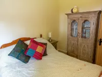 3 Bedroom idyllic countryside cottage in the middle of rural Wiltshire Hotels in Devizes