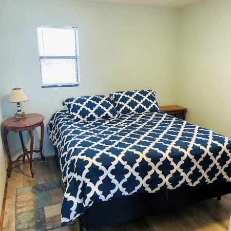 Lake Time Getaway Blocks from Lake Texoma.  Boat Launch 4 Blocks -Pet Friendly