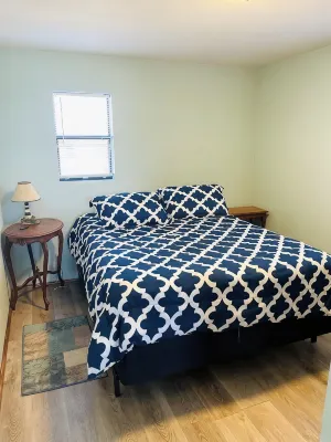 Lake Time Getaway Blocks from Lake Texoma.  Boat Launch 4 Blocks -Pet Friendly - 3-Star