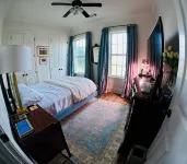 New listing! Luxurious space less than 2 miles from the Square and the Stadium. - 4-Star
