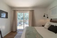 All New, 3 Bdrms, HOT TUB, near town and trails - Balkoner