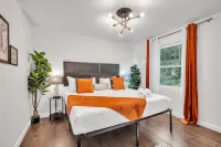 Mountain Chic Retreat-Harpers Ferry, the AT, Wine country w/ Lake Beach passes! - 4-Star
