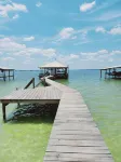 Picturesque lakefront property on Lake June. - 4성급
