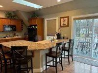 Charming Saratoga studio '09: walk to track, SPAC, downtown! Private entry/deck. - Apartments