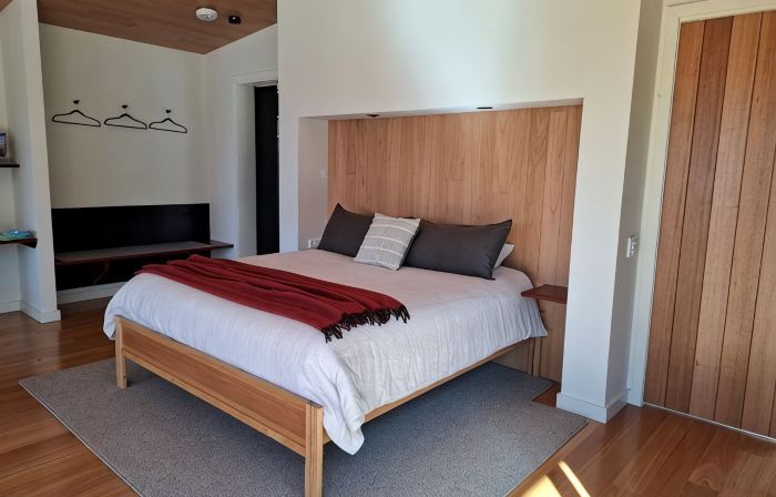 Waterfront Luxury Farm Studio situated on the Gippsland Lakes, Victoria.