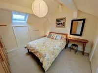 Cosy yet spacious property with private parking, close to the village centre. - Alojamientos