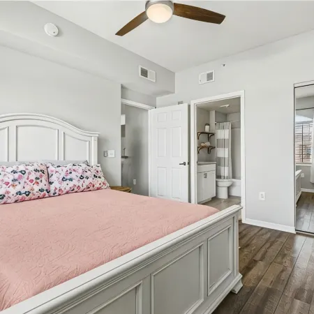 Stunning Condo 15 minutes from Ft. Myers & Sanibel beach