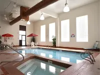 Travelodge by Wyndham Edmonton West - Pools