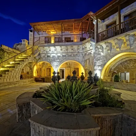 Holiday Cave Hotel