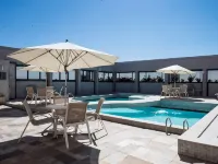 Golden Tulip Goiania Address - piscine