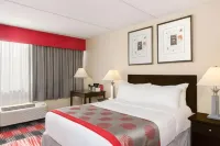 Albany Plaza Hotel