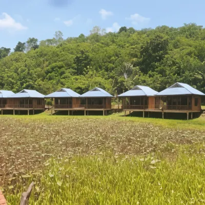BlueResort-Kohchang Отели рядом с достопримечательностью «Пляж Конг Кои»
