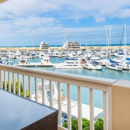 The Marina Hotel - Mindarie