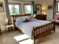 Impressive Mountain Views. Craftsman Home.  Less than 10 miles to bus depot - Boutique