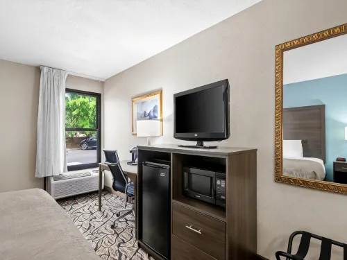 Quality Inn Fort Mill Near Carowinds Blvd - parking