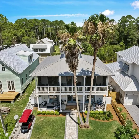 Beautiful 8-bedroom house Sleeps 24 in Santa Rosa Beach. Private Pool & Hot Tub