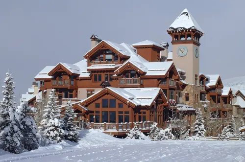 True Ski in Ski Out Located In Arrowhead village. 3 Bed / 3 Bath Unit - Boutique