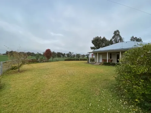 Authentic Farm Cottage - 3-Star
