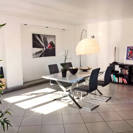 Unique!! unusual! Charming apartment with large garden 10 m from the Royal Canal