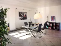 Unique!! unusual! Charming apartment with large garden 10 m from the Royal Canal