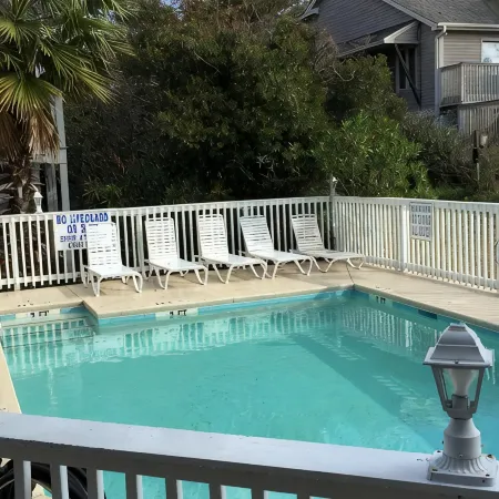 Feels like home! This spacious & cozy beach house is a short walk to the beach!