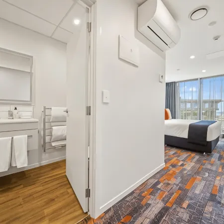 Ramada by Wyndham Newmarket Auckland Отели рядом с достопримечательностью «Холм Уан-Три-Хилл»