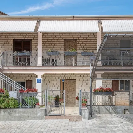 Comfortable Apartment in Umag With Parking Space