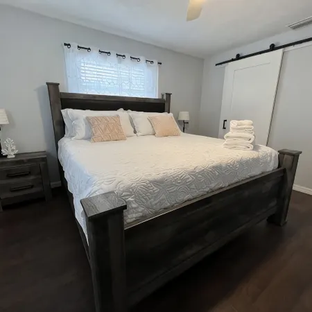 Relaxing family friendly heated pool home close to beach