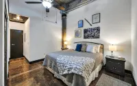 The Crossing at 202- Downtown Waco/ Steps to Silos - balcony