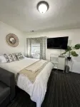 Hawaiian Sunshine 1-bedroom house in welcoming Provo with AC, WiFi - 2-Star