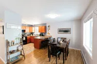 O'Malley View- private unit on quiet street near Campbell Creek greenbelt - Apartments