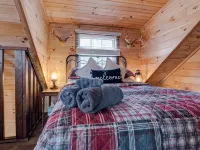 Cozy Couples Cabin Near Red River Gorge and Hollerwood Hotels in Powell County