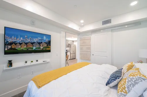 Rooftop Hot Tub, Walk All of Walnut Creek - 4-Star