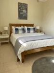 Hideaway Tom's on the Mundoo Channel - 4-Star