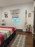 3 bedroom cabin in Chestertown with hot tub, fireplace, fire pit, wifi, and more
