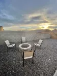 Beautiful New 4 Bedroom, 2 Bath River Getaway Home, close to Casinos