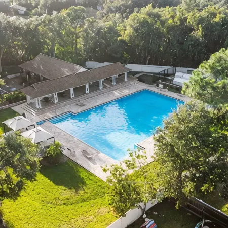 Serene 4BR Lakeside Retreat - Fire Pit & Comm Pool