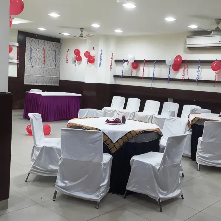Hotel Mandakini Plaza , Kanpur