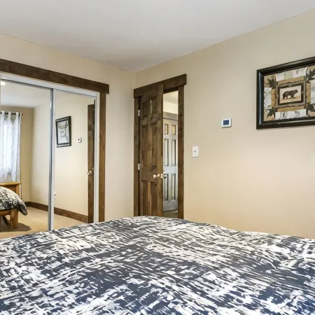 Entire 1BR apt, Sleeps 4, Wi-Fi, Close to Slopes