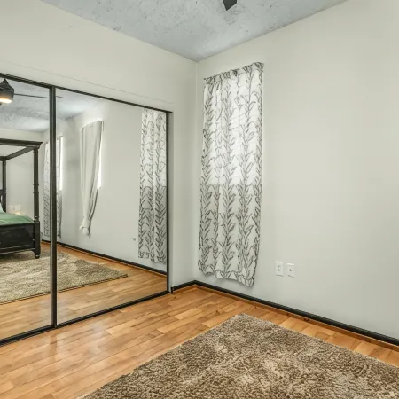 Circle Overlook-Private Downtown apartment Отели в г. Себринг