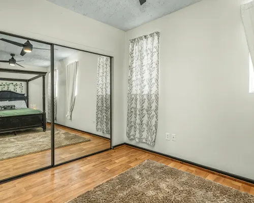 Circle Overlook-Private Downtown apartment Hôtels à : Sebring
